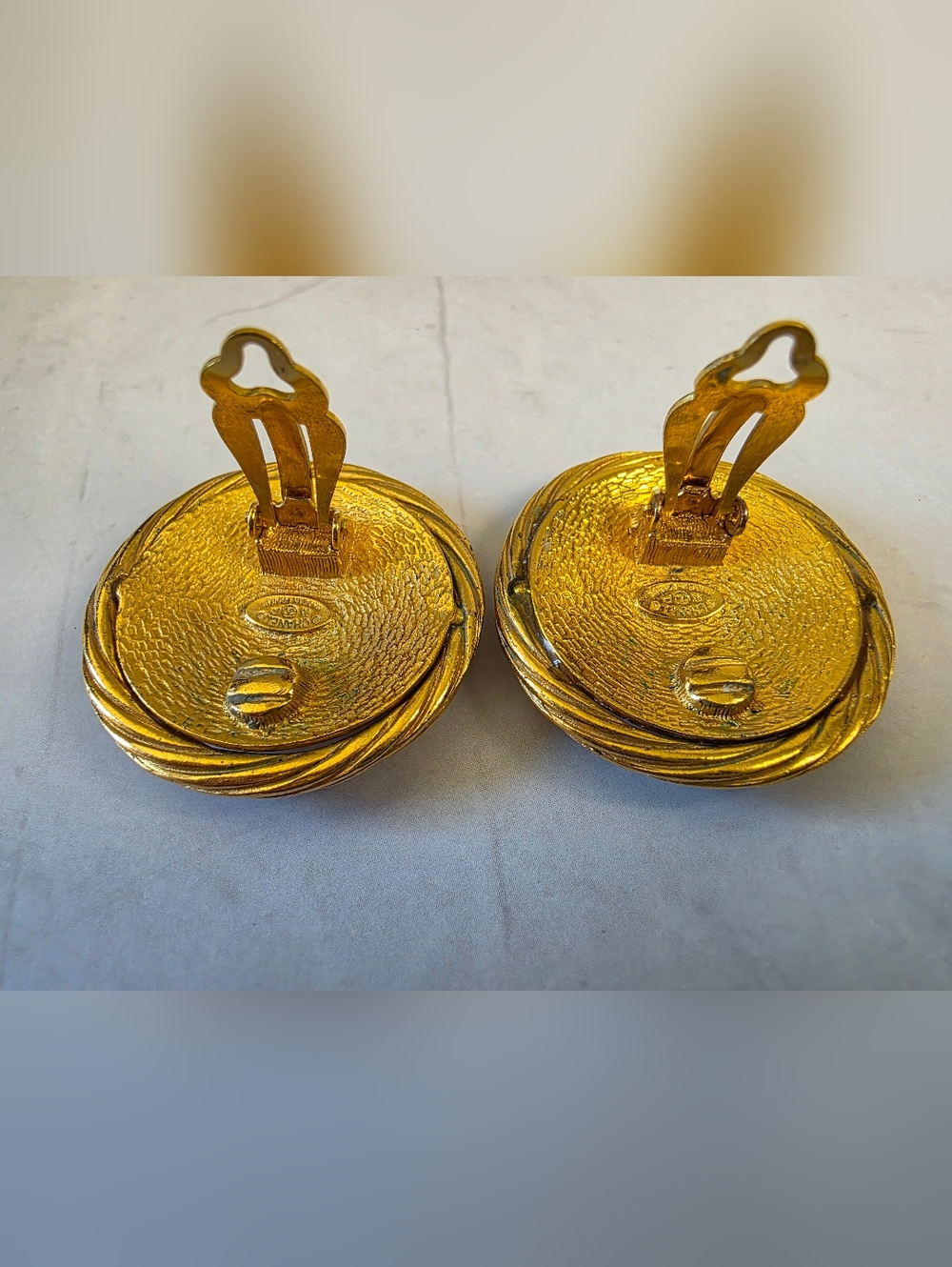 Chanel Vintage Rope Border CC Button Clip On Earrings - Picture 3 of 6